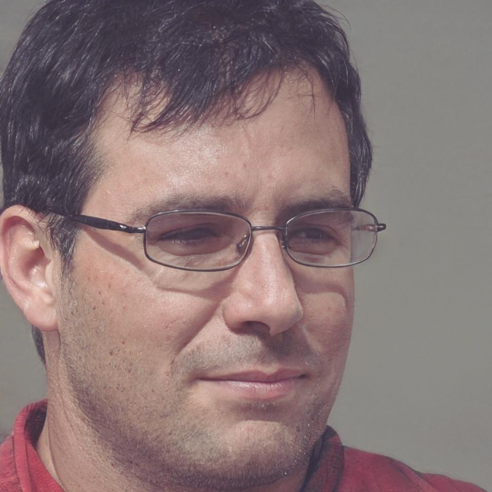 Kieran Pembroke, Senior Financial Analyst